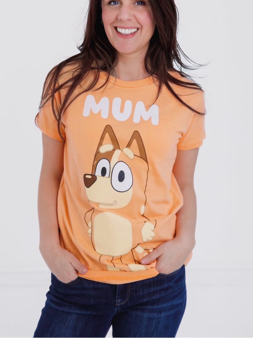 Bluey MUM Graphic T-Shirt Women’s XS Orange Crew Neck Short Sleeve Chilli Peach